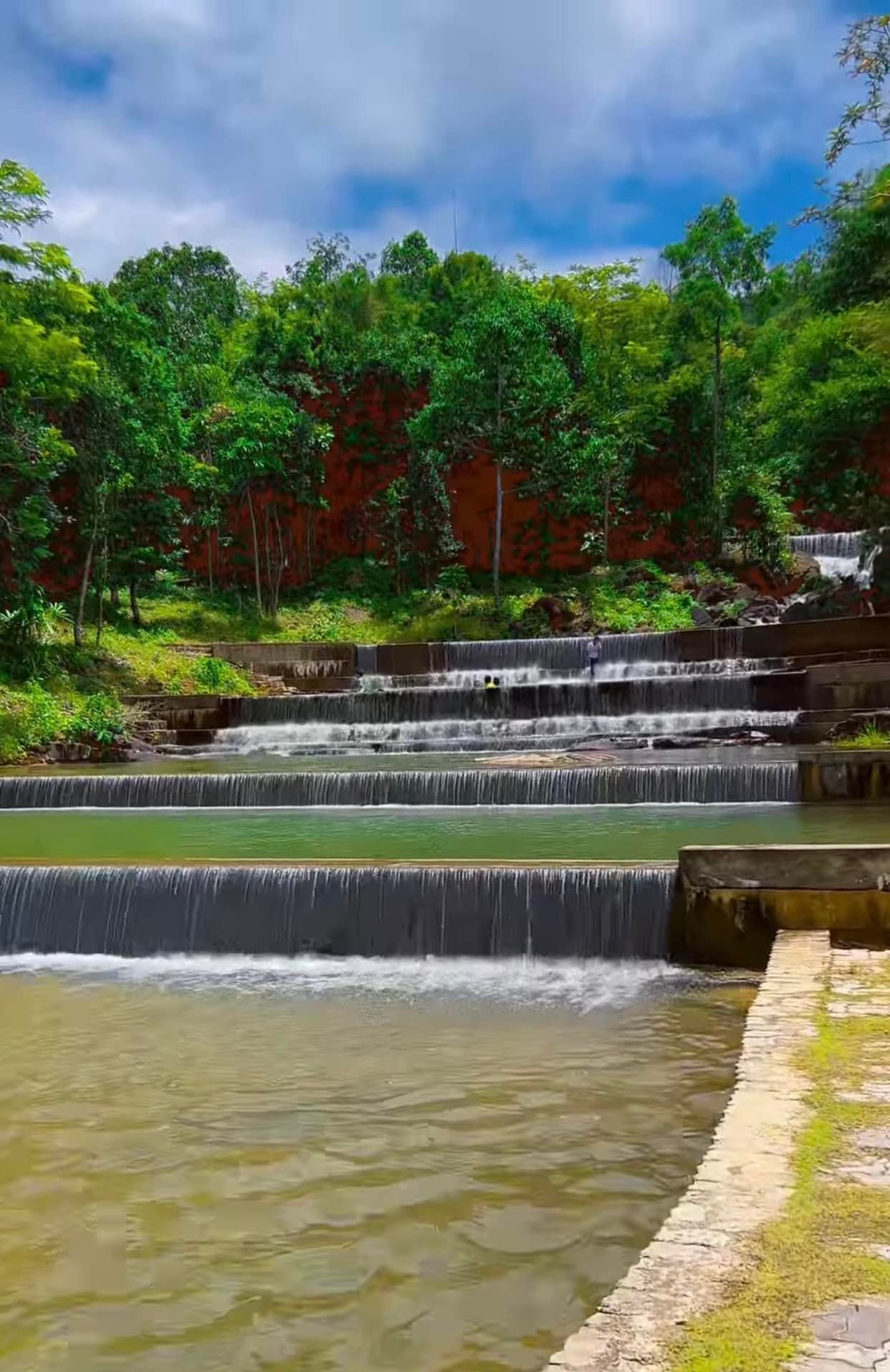 ទឹកធ្លាក់ព្រៃនប់&nbsp;