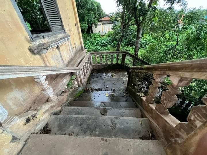 អគារចាស់នៅបណ្ដោយផ្លូវជាតិលេខ១ (ខេត្តកណ្ដាល)