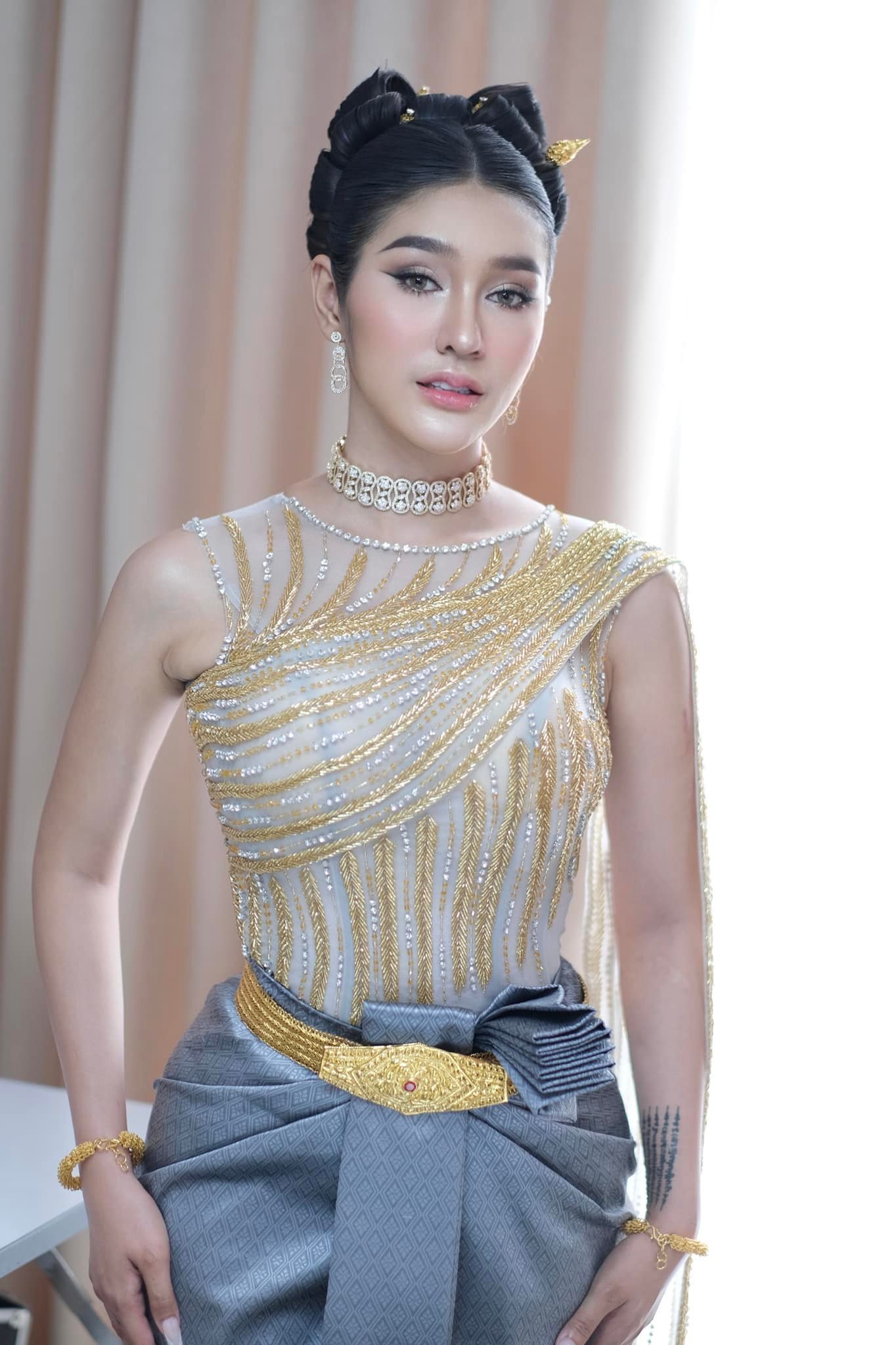 &nbsp; តារាម៉ូដែល&nbsp;អូនផ្កាយ