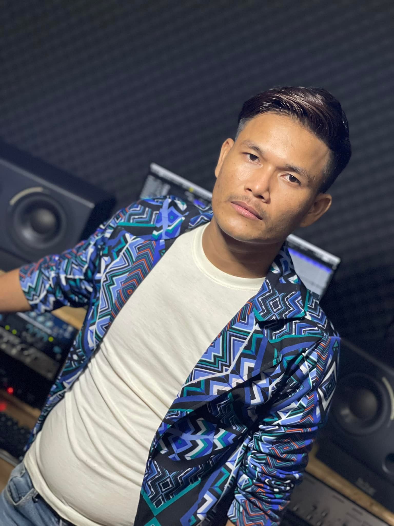 តារាចម្រៀង ប៊ុត សីហា