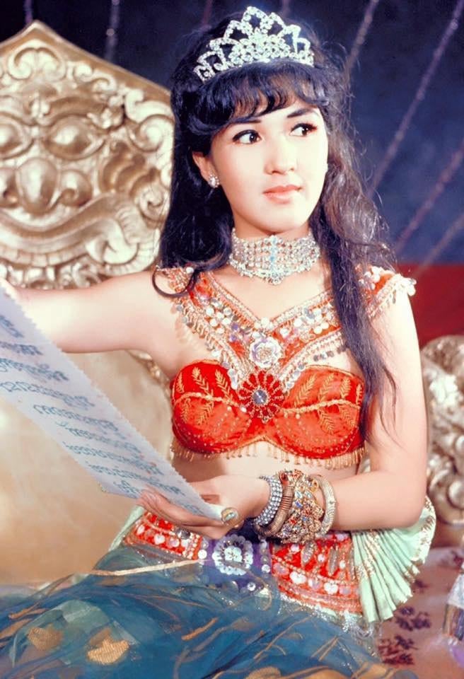 លោកស្រី វីរៈ តារា