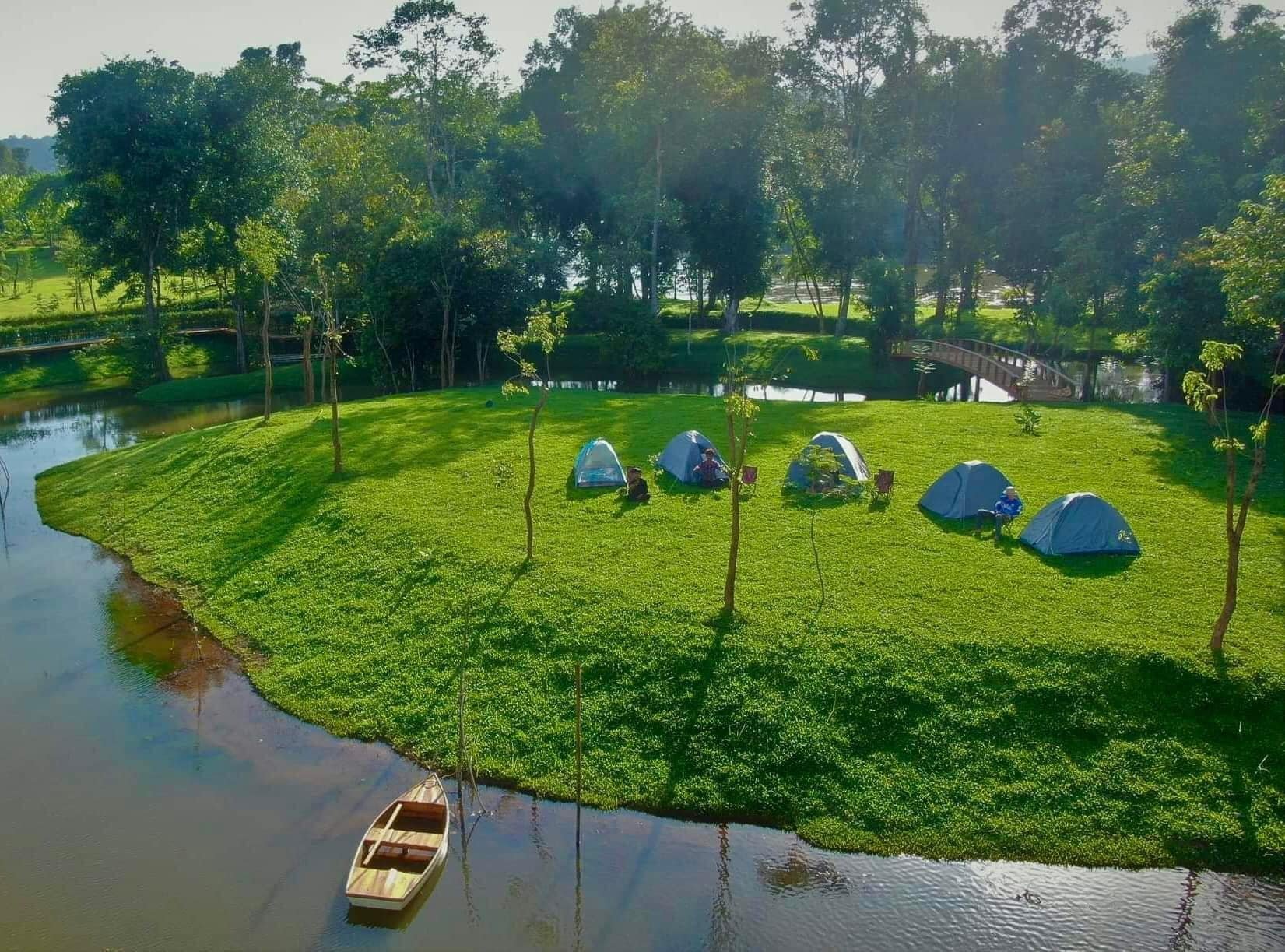 ទិដ្ឋភាពនៅ អារ៉ែង ខេមភីង