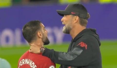 ខ្សែបម្រើ Bruno Fernandes និងលោក Jurgen Klopp