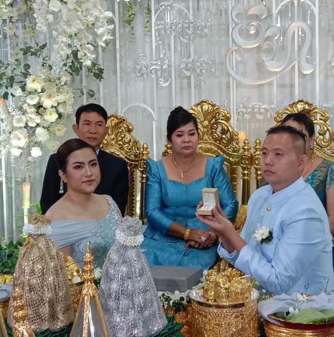 ពិធីភ្ជាប់ពាក្យ តារាស្រី លី ច័ន្ទសីហា&nbsp;