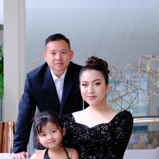 តារាស្រី លី ច័ន្ទសីហា និងគ្រួសារ