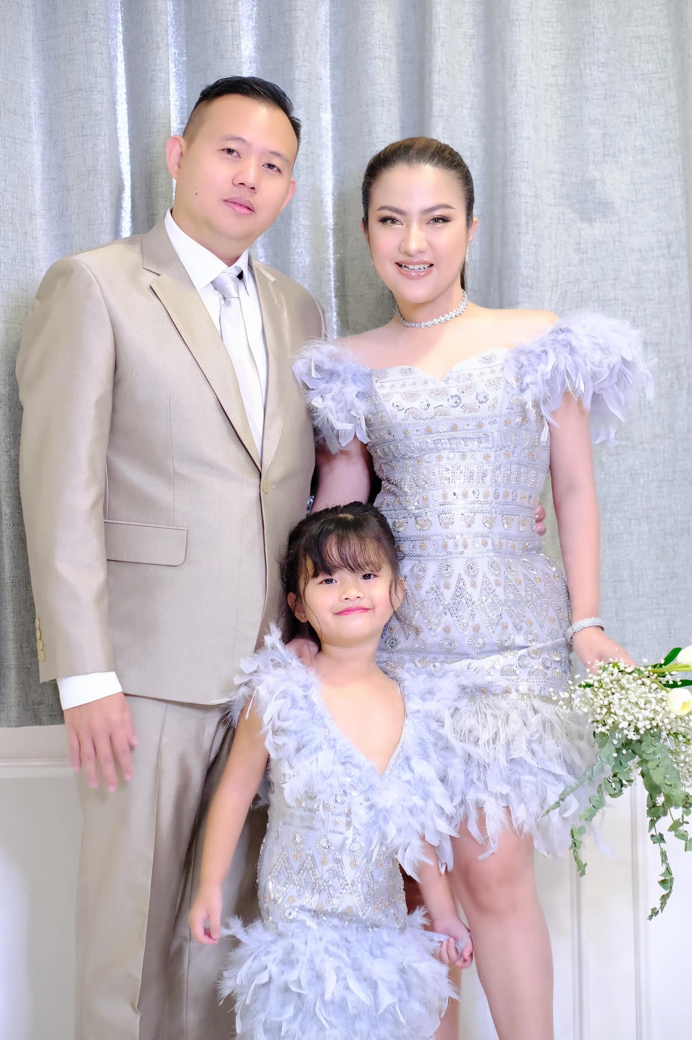 តារាស្រី លី ច័ន្ទសីហា និងគ្រួសារ