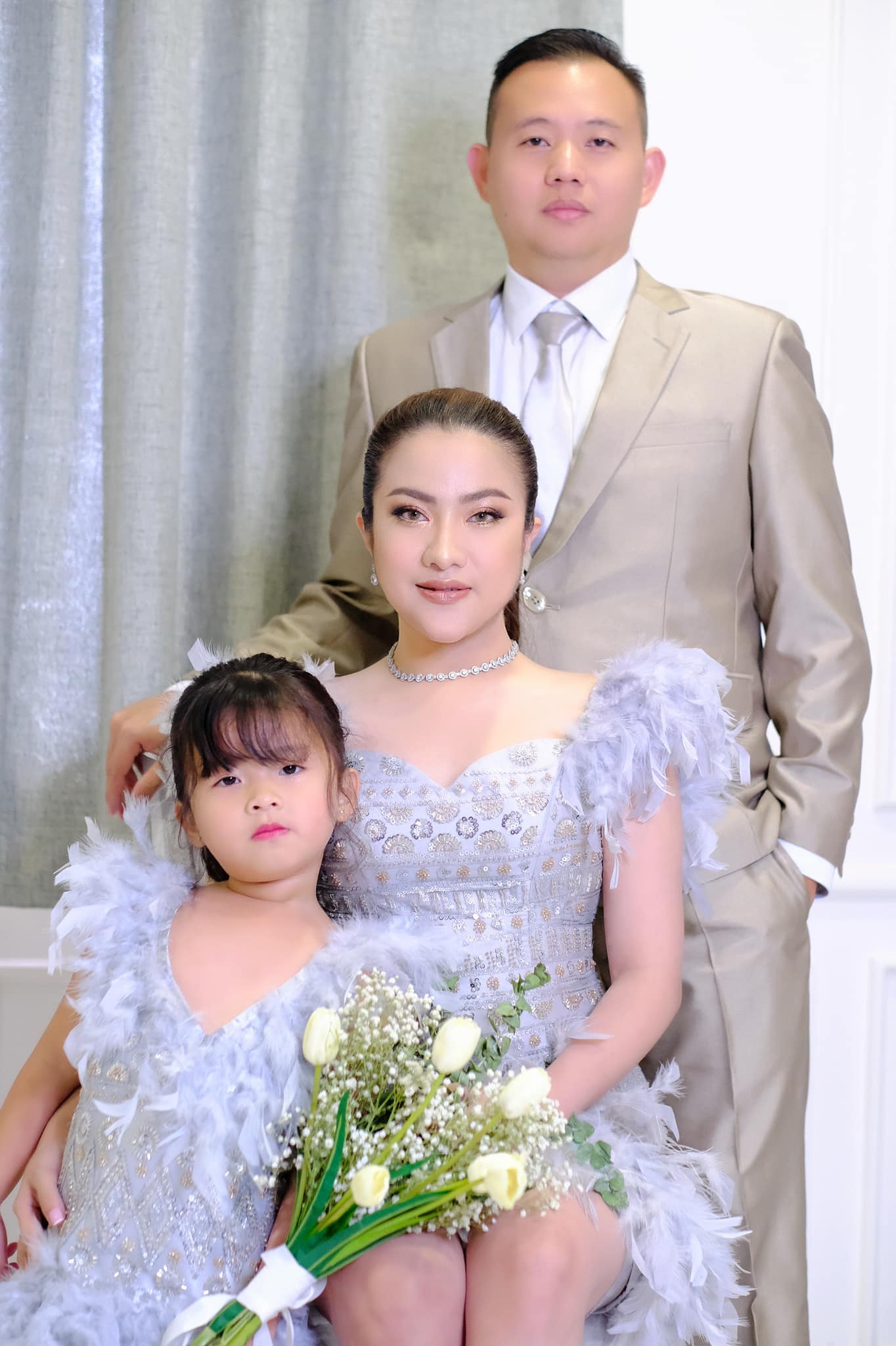 តារាស្រី លី ច័ន្ទសីហា និងគ្រួសារ