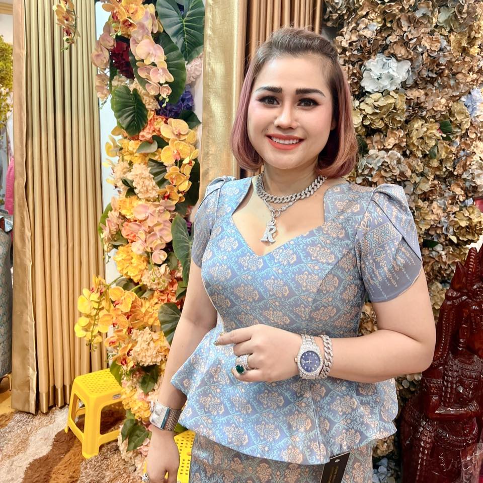 ភរិយាលោកឧកញ៉ា លាន អាហ្វ្រីលគីនីន