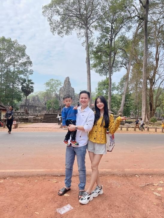 អែនជី និងគ្រួសារ