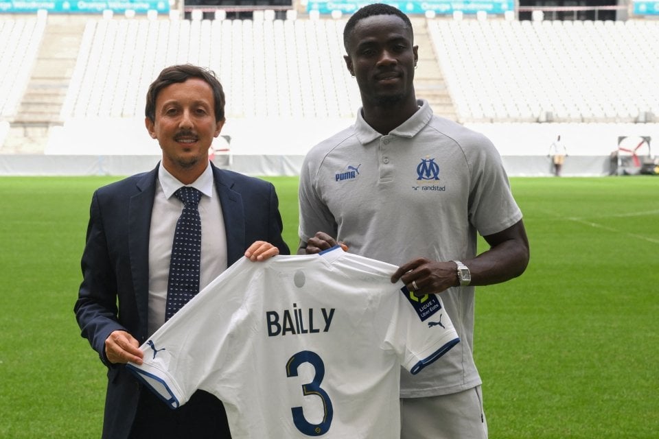 ខ្សែការពារ&nbsp;Eric Bailly