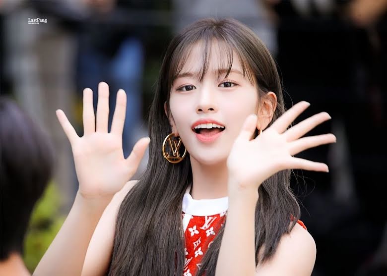 Ahn Yujin ពេលដែលនាងមានសក់សេះ