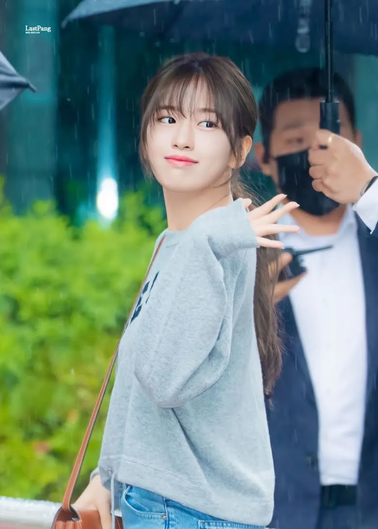 Ahn Yujin ពេលដែលនាងមានសក់សេះ