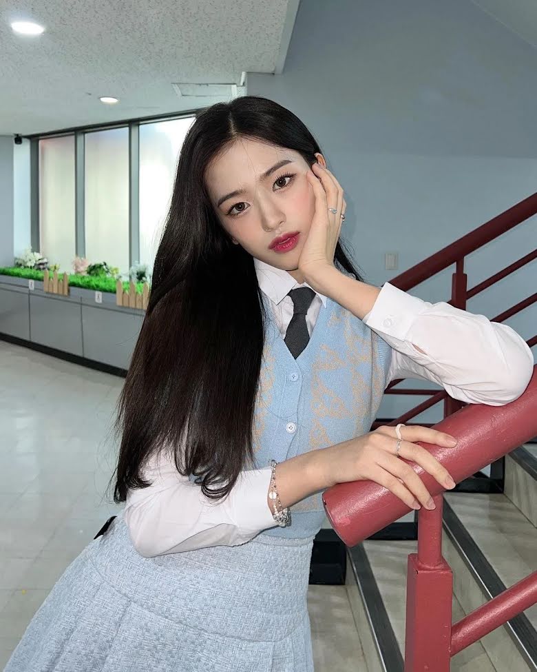 Ahn Yujin ពេលដែលនាងគ្មានសក់សេះ