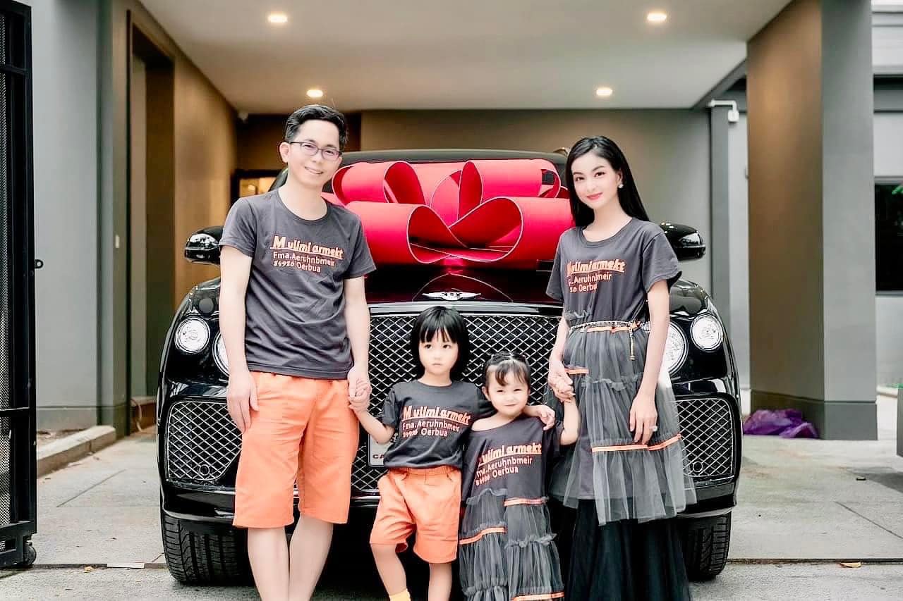 ហង្ស ម៉ារីនី និងគ្រួសារ&nbsp;