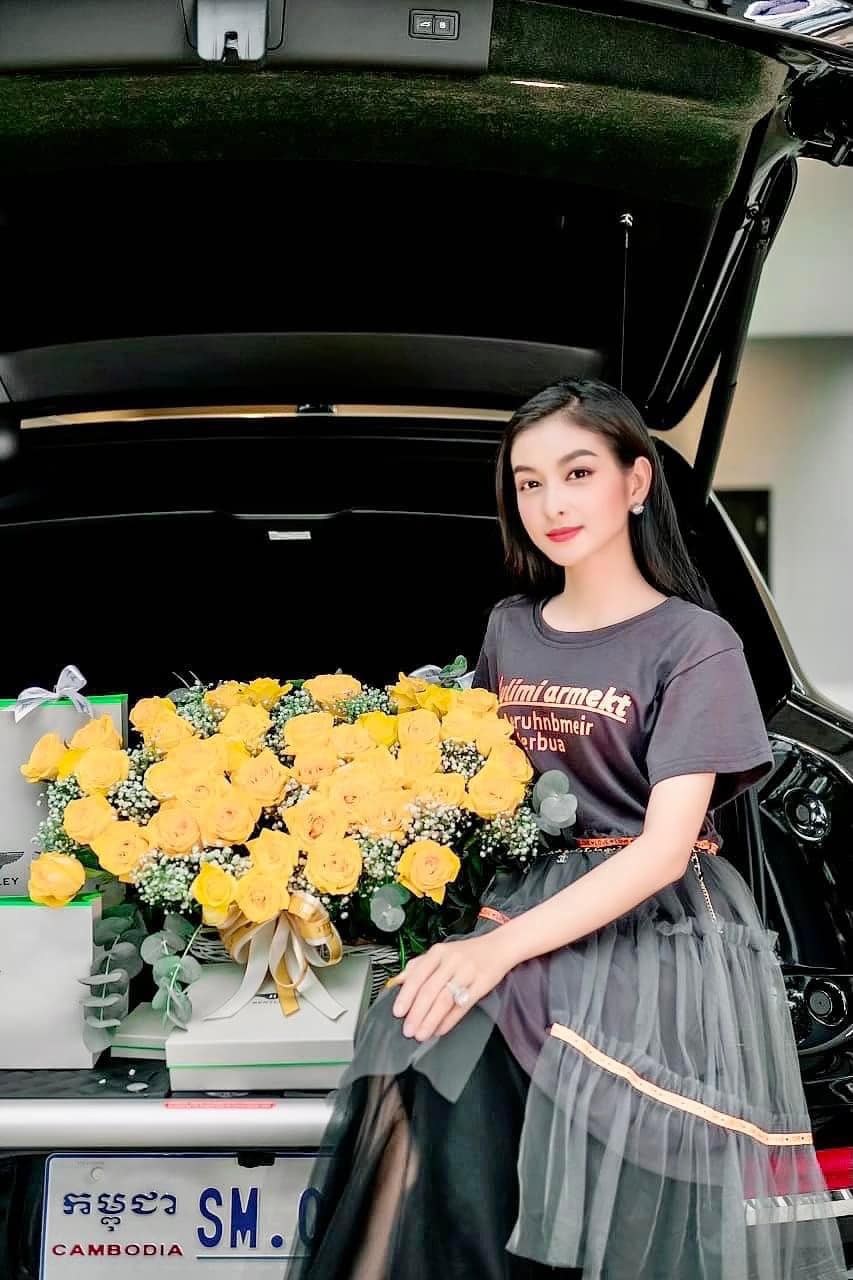 ហង្ស ម៉ារីនី