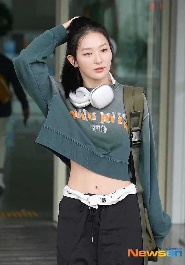 Seulgi នៅប្រលានយន្តហោះប្រទេសកូរ៉េ