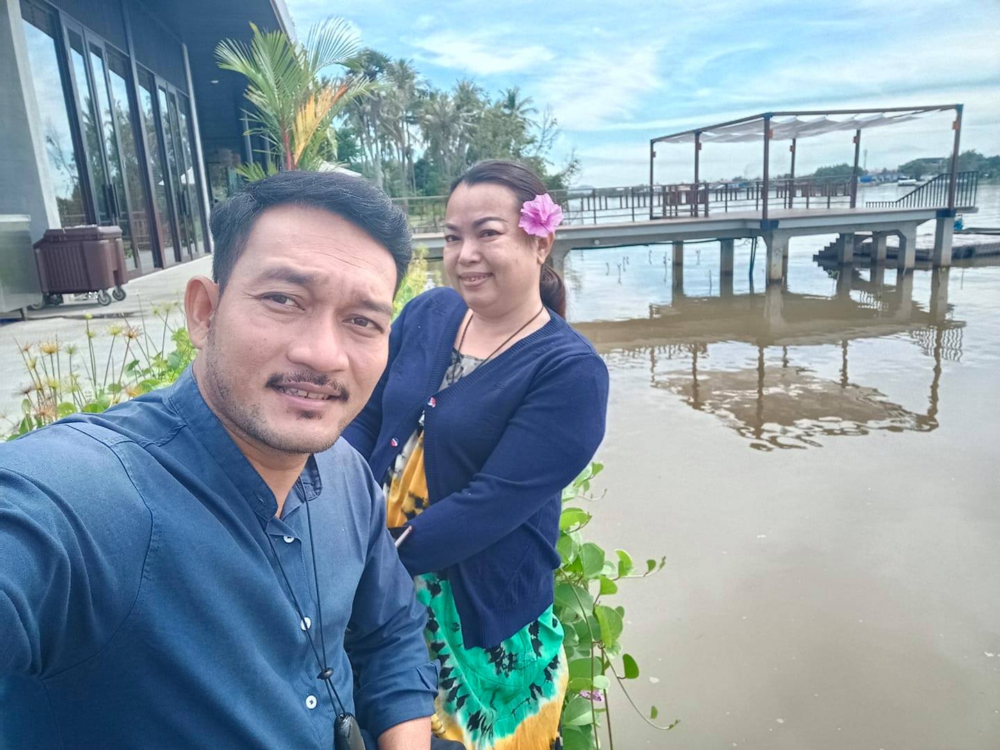 តារាកំប្លែង ប៉េងប៉ោង និងស្វាមី