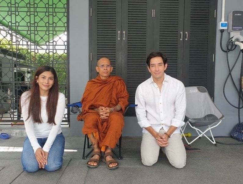 ទិដ្ឋភាព ឡើងផ្ទះរបស់ Louis និង ភរិយា