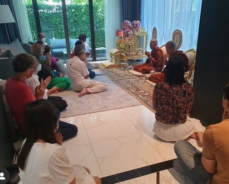 ទិដ្ឋភាព ឡើងផ្ទះរបស់ Louis និង ភរិយា