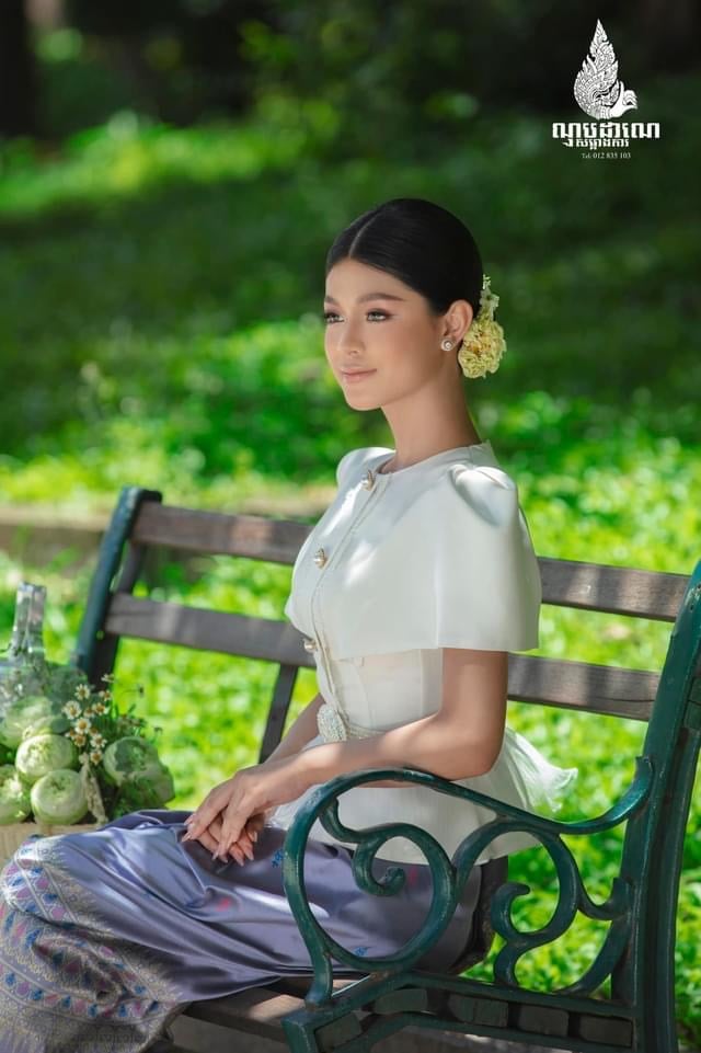 កញ្ញា ឃឿន ប៉ូលីកា
