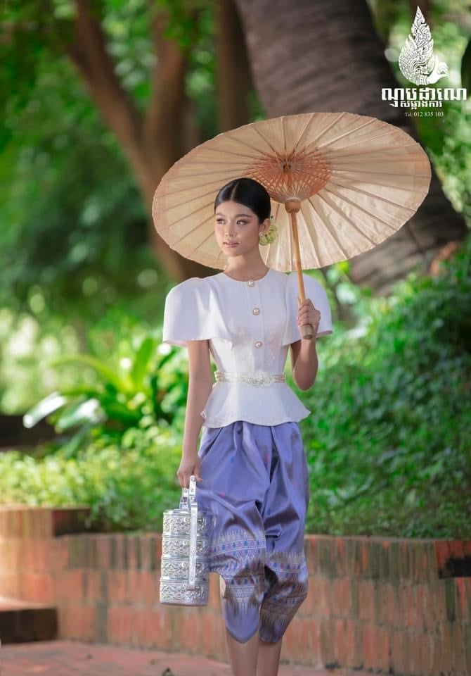 កញ្ញា ឃឿន ប៉ូលីកា