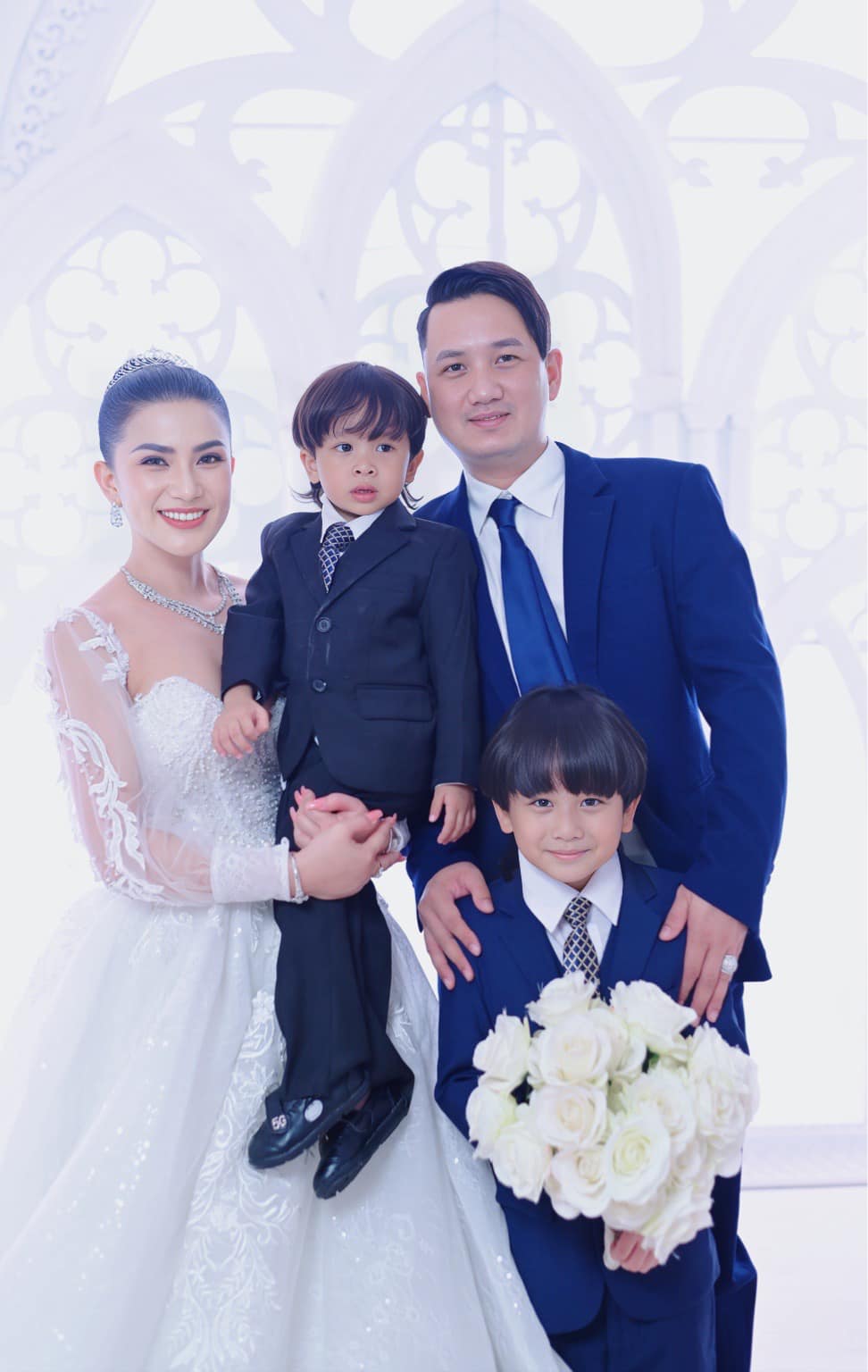 គឺម លីហ្សា និងគ្រួសារ