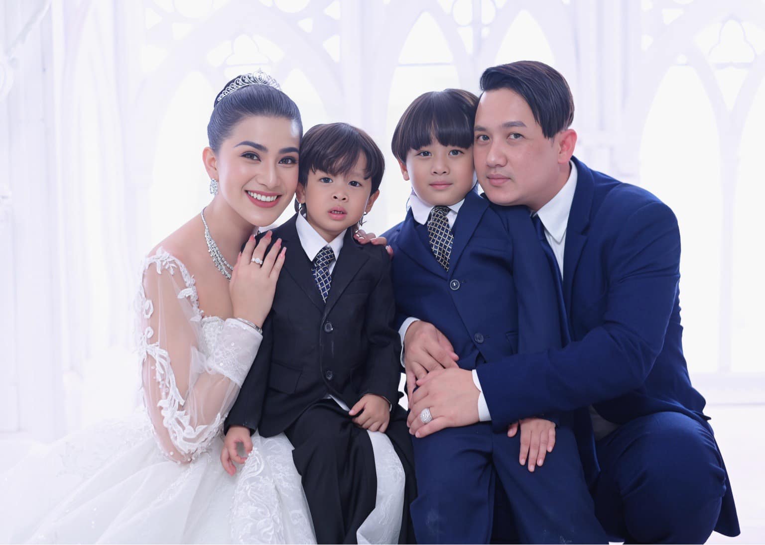 គឺម លីហ្សា និងគ្រួសារ