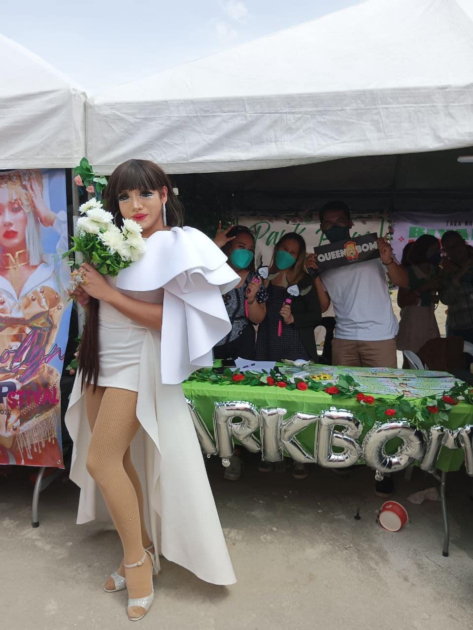 អ្នកគាំទ្រដែលតែងខ្លួនដូច Park Boom