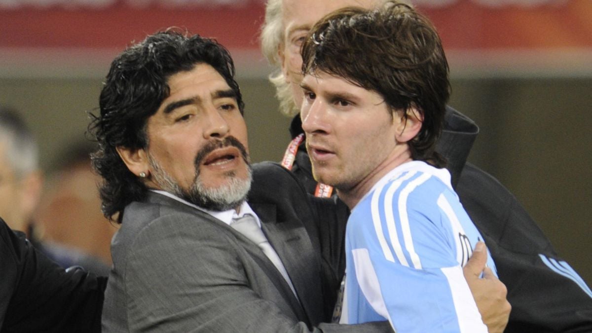 លោក Diego Maradona និង Lionel Messi