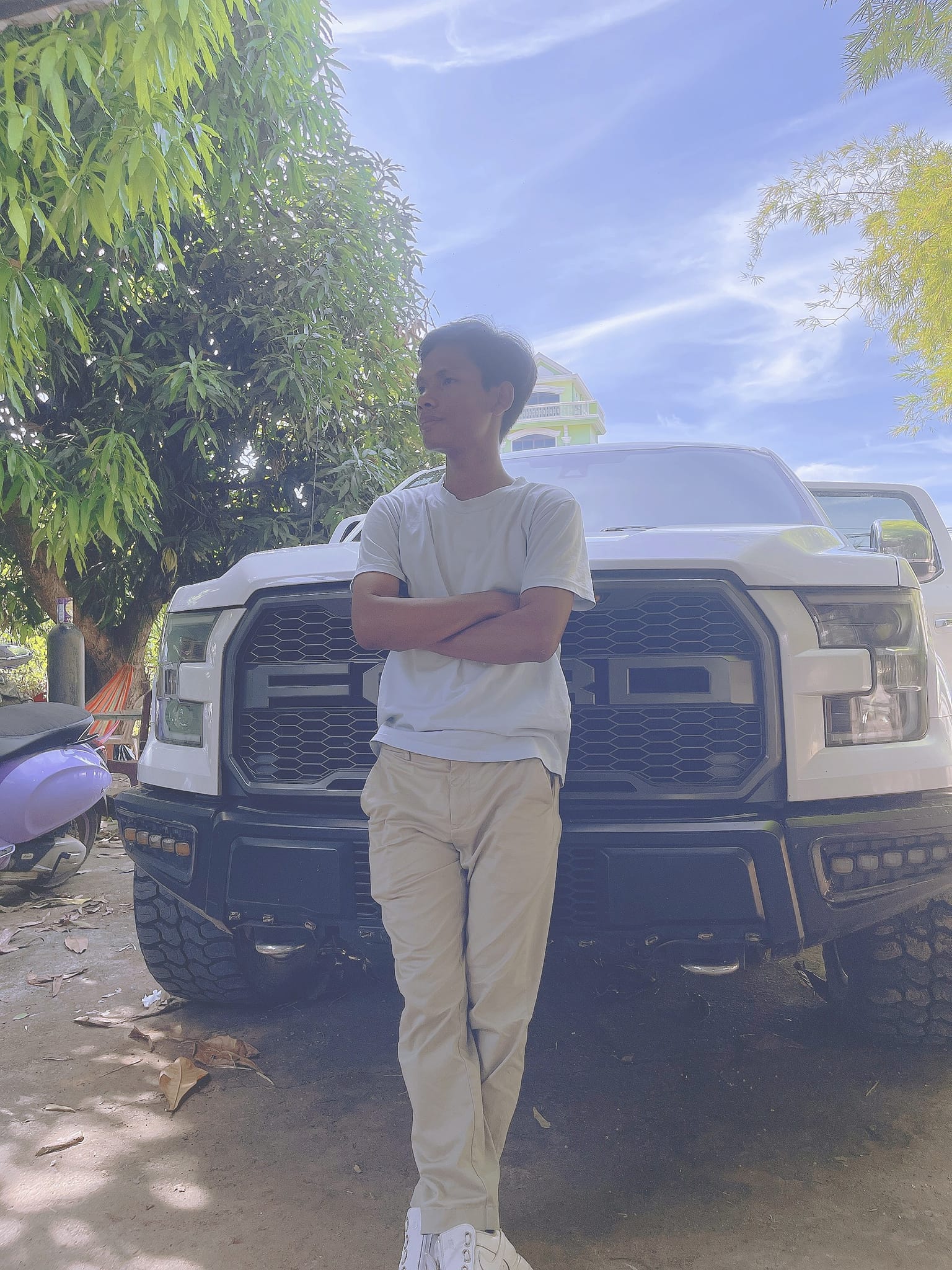 តារាចម្រៀង សួរ វិចិត្រ