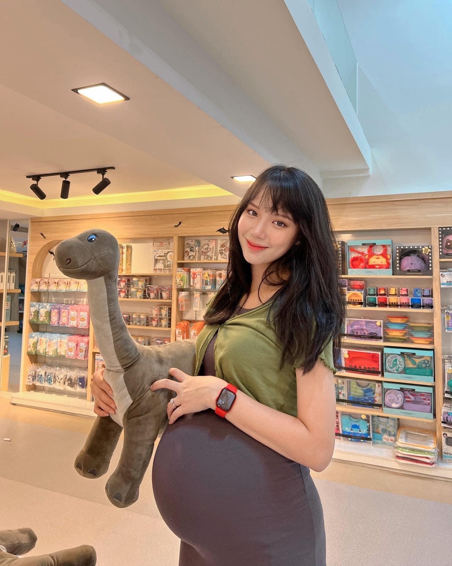 អ្នកនាង តែ ស៊ុនសុដាលីកា