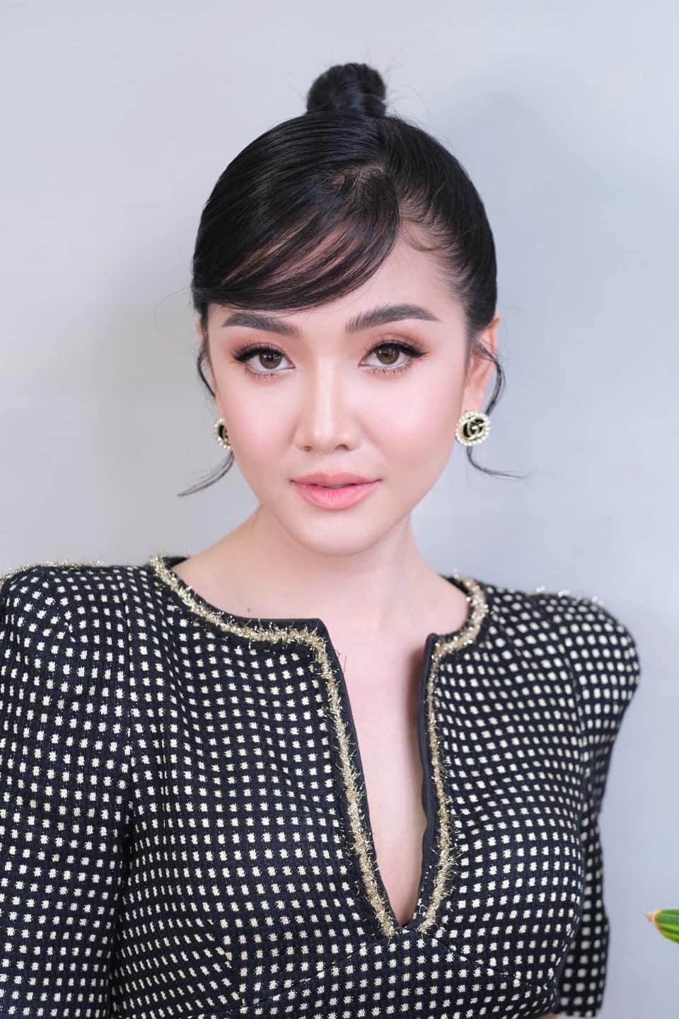 អ្នកនាង កែវ សីហា
