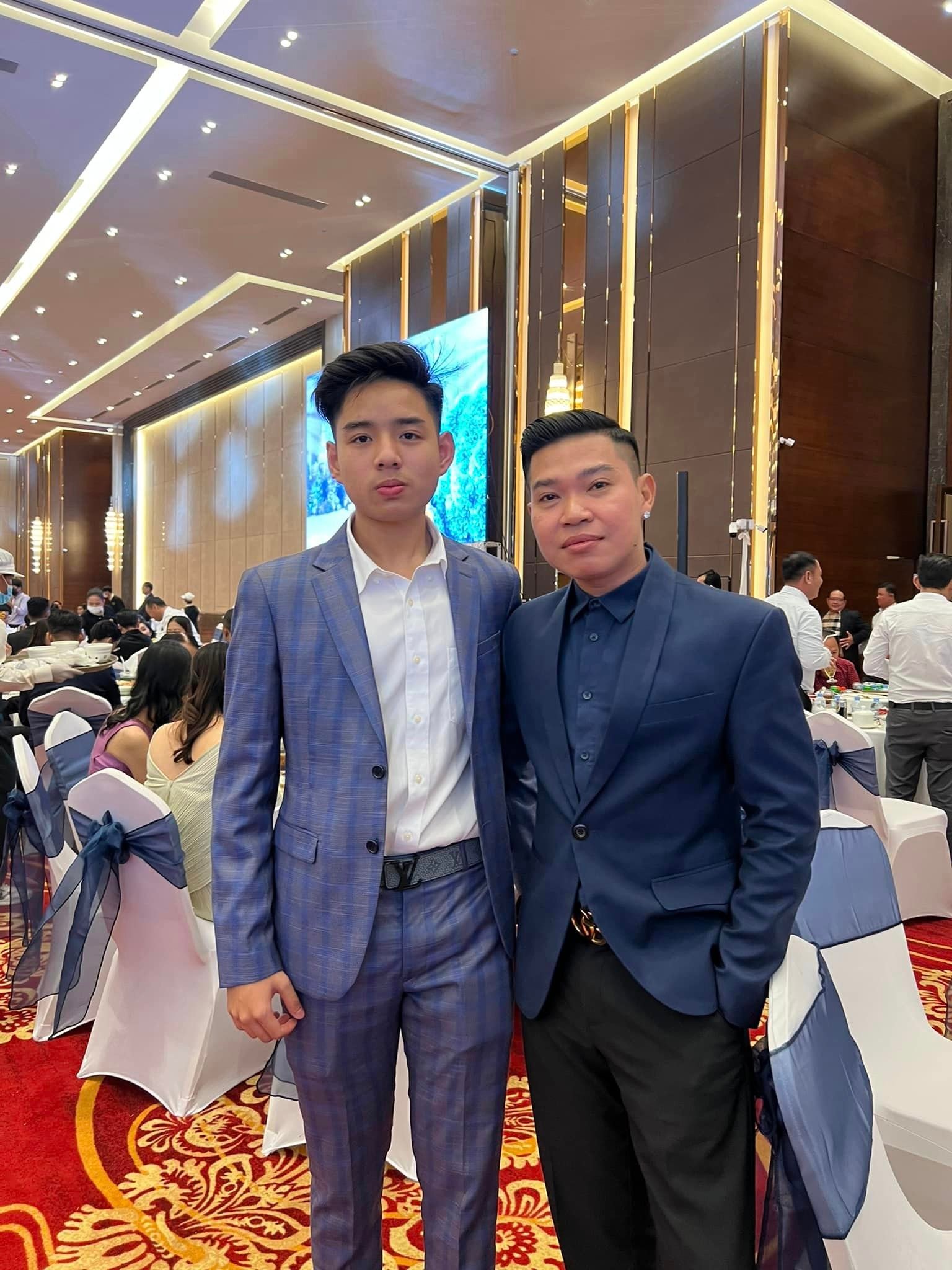 តារាប្រុស រ៉ូលីន និងក្មួយប្រុស