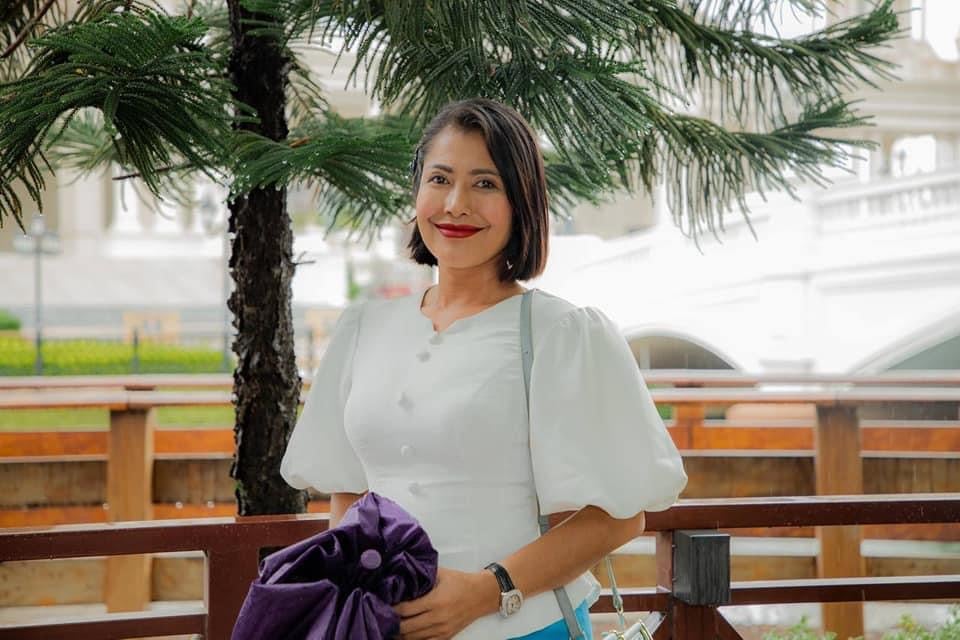 អ្នកនាង ស្វែង សុជាតា