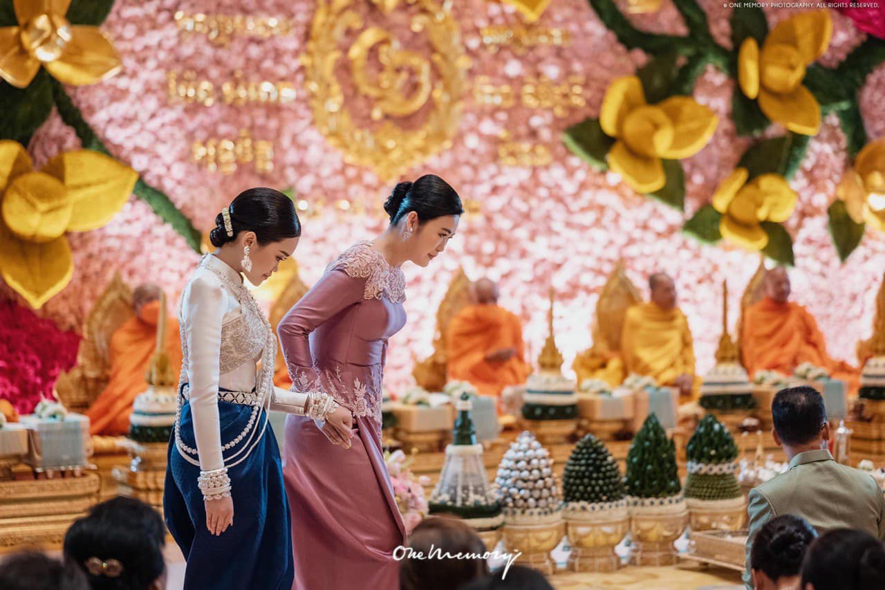 លោកជំទាវ ជា ស៊ីនា និងចៅស្រីឯកឧត្តម ជា សុផារ៉ា