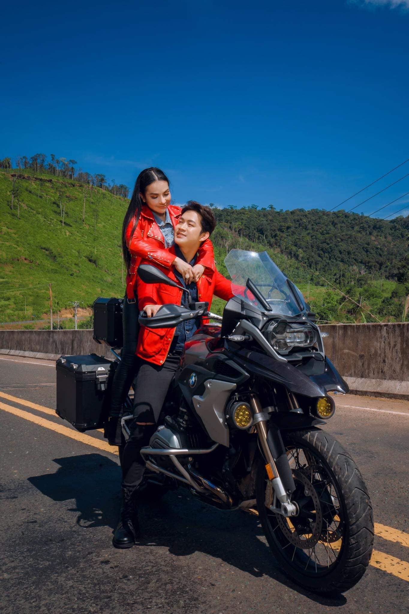 អ្នកនាង ទ្រី ដាណា និងតារាប្រុស សេង មង្គល