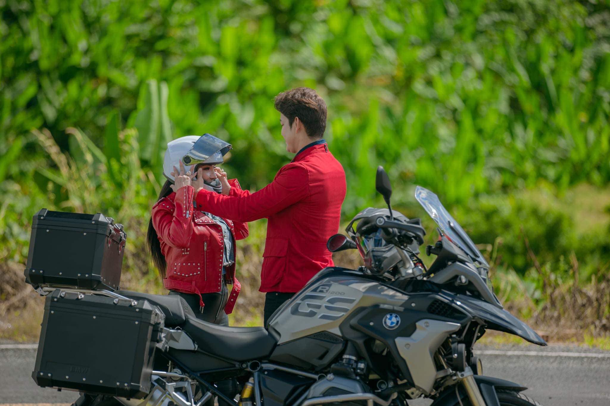 អ្នកនាង ទ្រី ដាណា និងតារាប្រុស សេង មង្គល