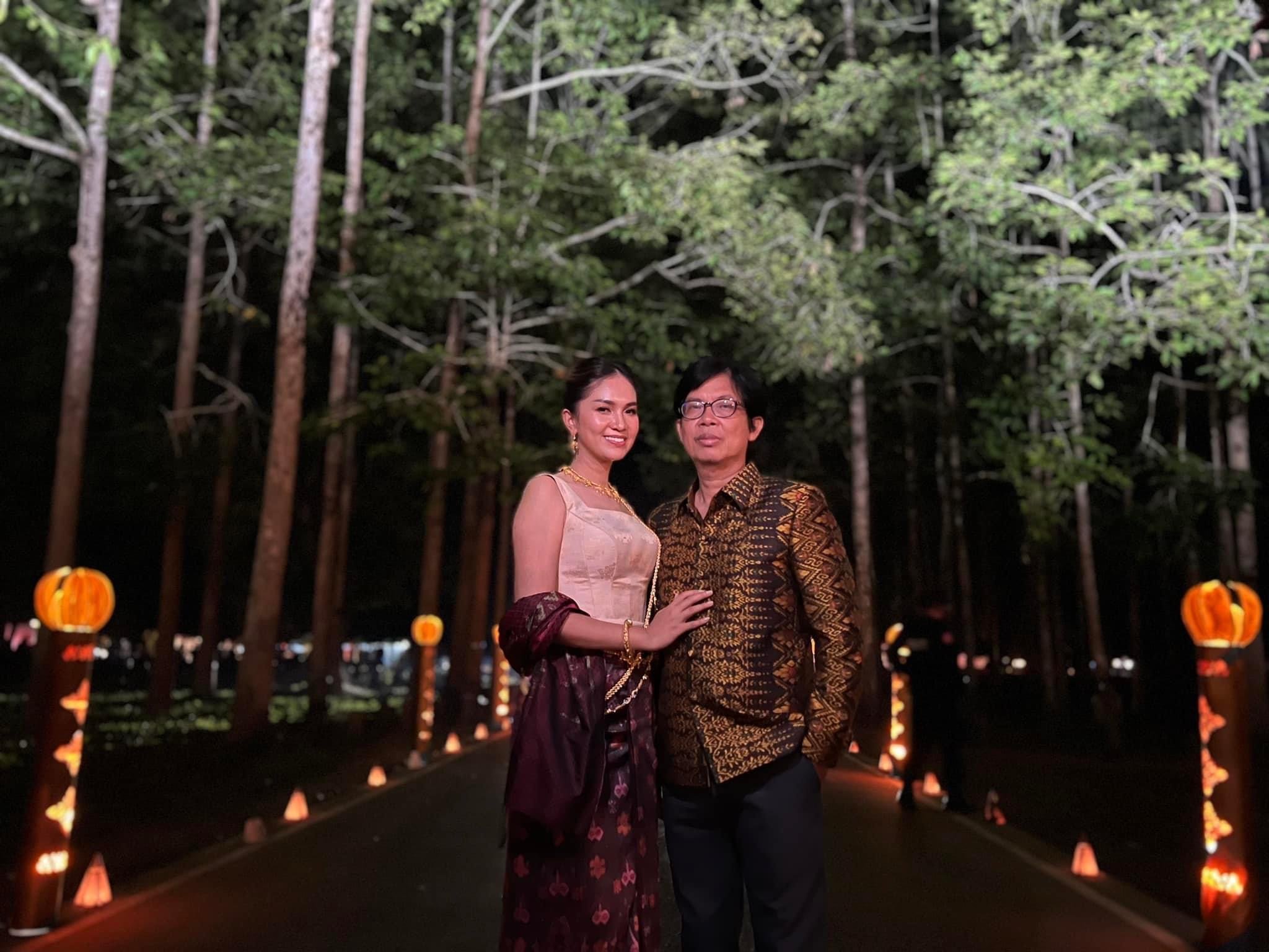 អ្នកនាង នៅ សូនីតា ជាមួយស្វាមី