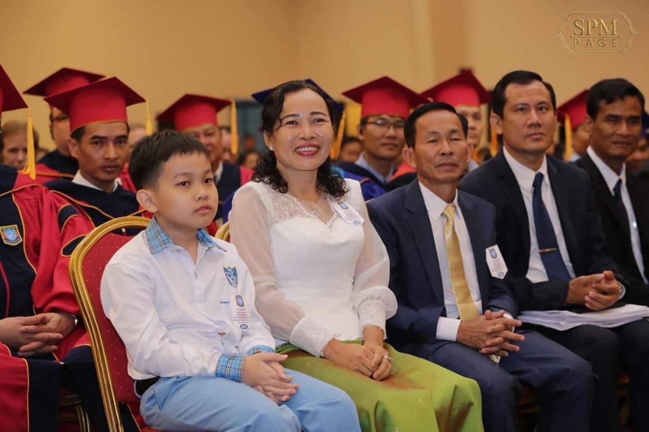 រូបភាព ហ៊ឺ ទៀងគីមហុង