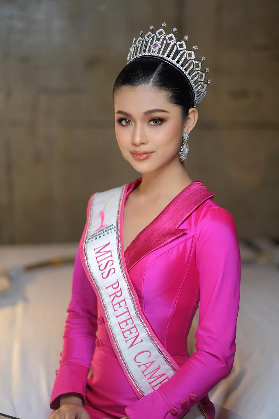 ឃឿន ប៉ូលីកា Miss Preteen Cambodia  