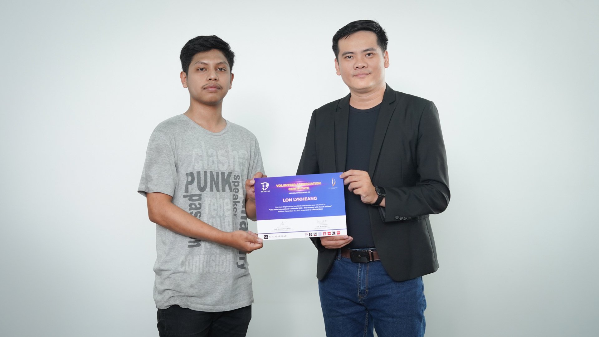 លោក លាង រតនះ - MR. LEANG ROTTNAK ជា Deputy CEO of MEDIALOAD &amp; CEO of DREAMTEAM និងប្អូនស្ម័គ្រចិត្តក្នុងវគ្គប្រកួត The Runway MTIC2023