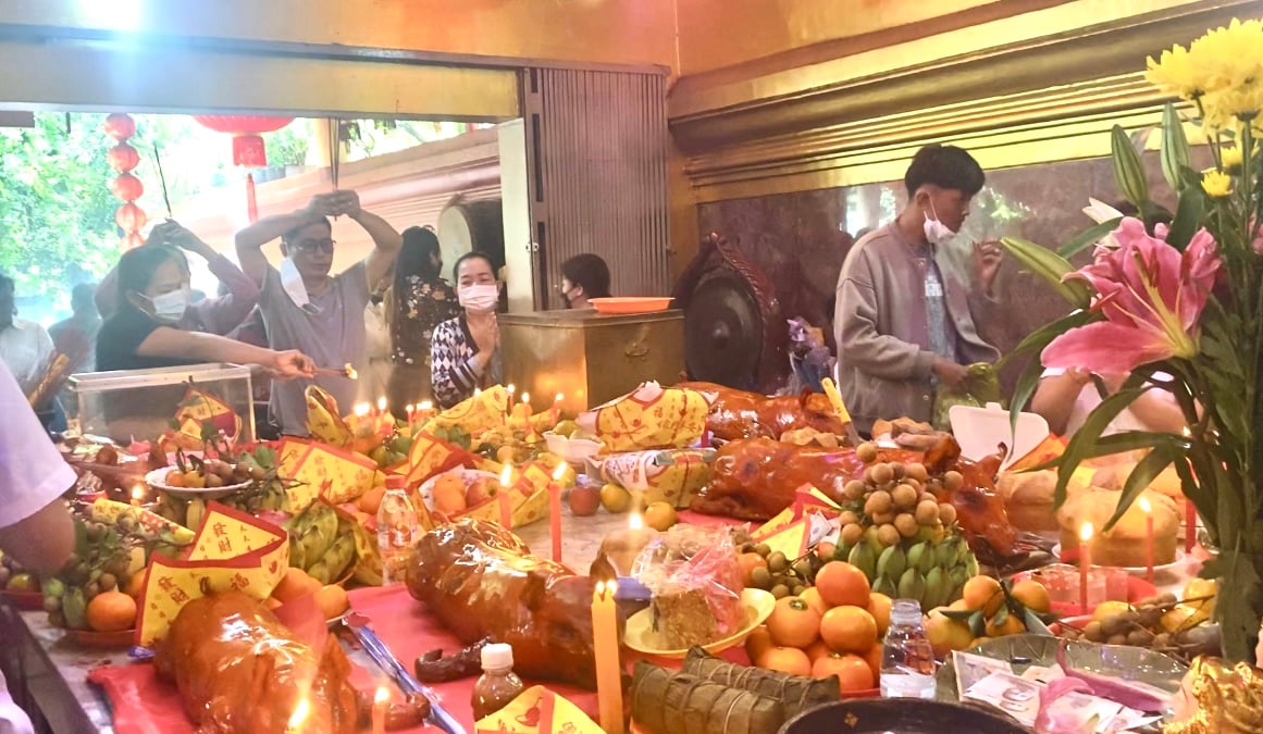 សកម្មភាពសែនកាត់ឆុង