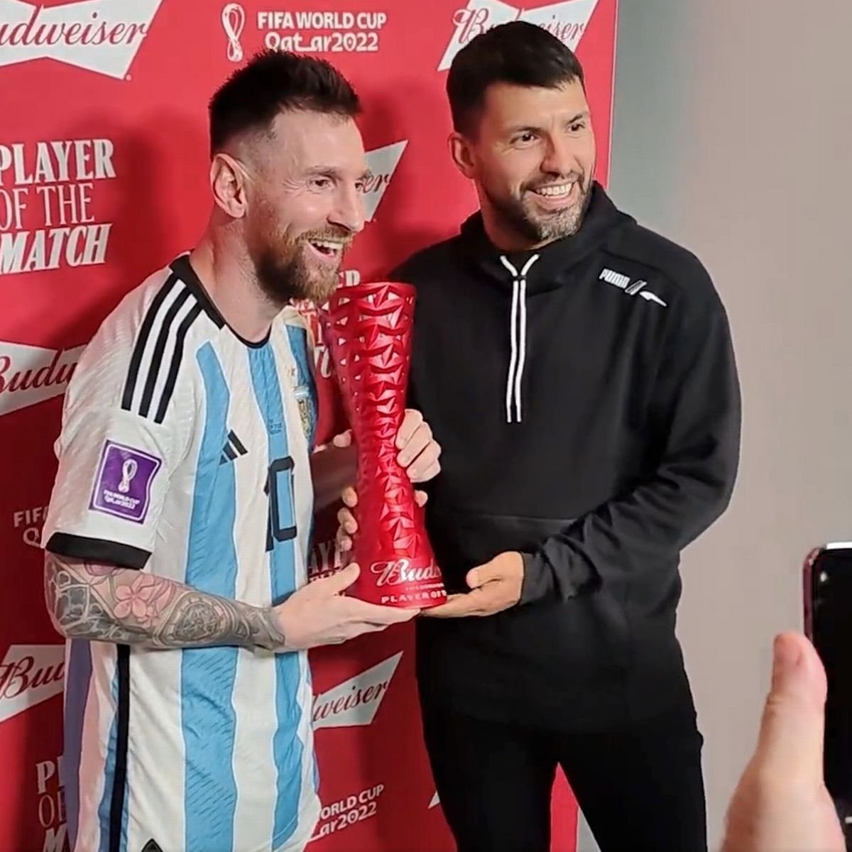 លោក Sergio Aguero និង Lionel Messi