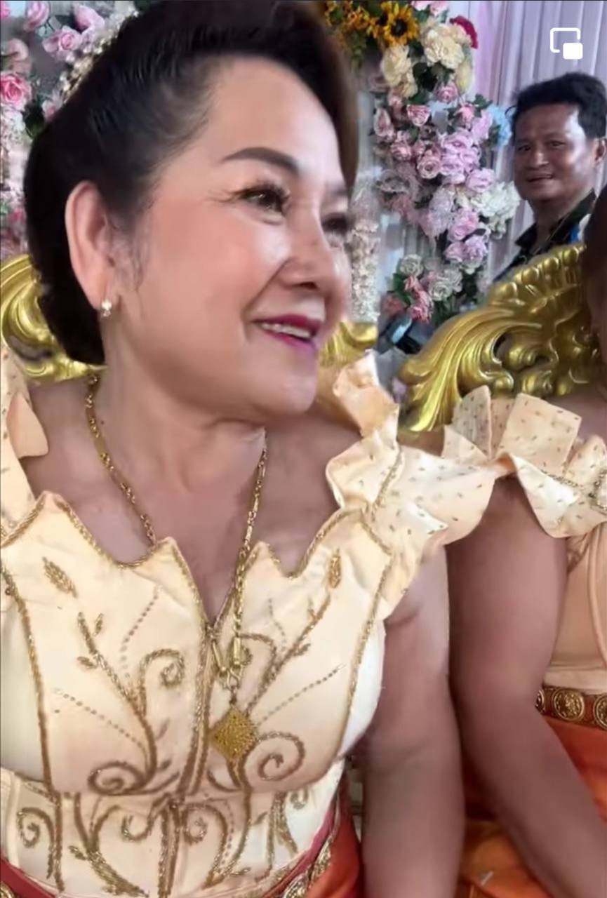 អ្នកកំដរខាងស្រី
