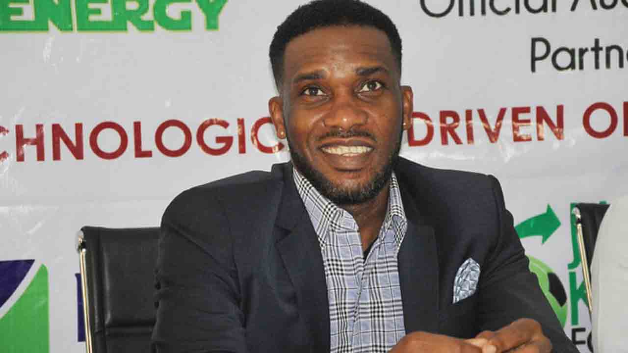 លោក&nbsp;Jay-Jay Okocha