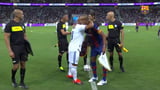 Cuplikan Barcelona Legends vs Real Madrid Legends