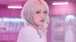 Jeon Somi Rilis Teaser Video Clip ‘FAST FORWARD’