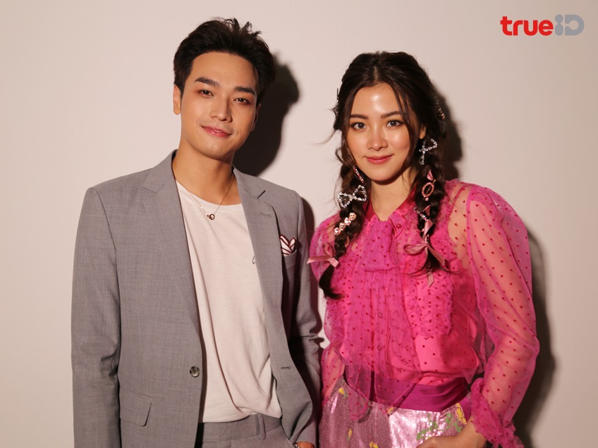 มหัศจรรย์รักข้ามกระดาษ