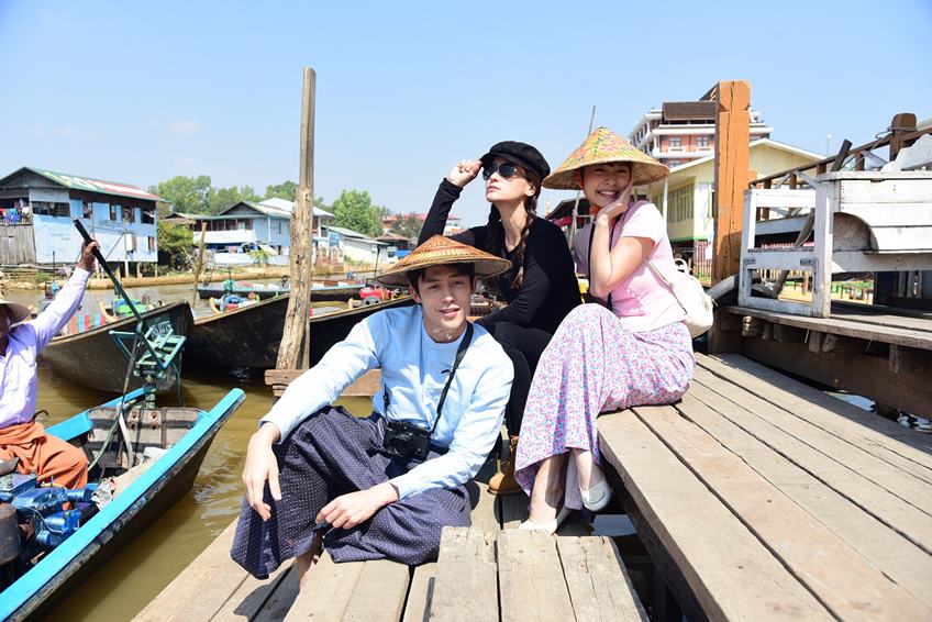 เบื้องหลัง อกเกือบหักแอบรักคุณสามี