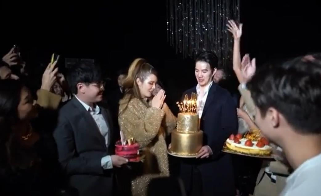 "เกรซ กาญจน์เกล้า"อวดซีนสวีต"ไฮโซนิค"ฉลองวันเกิดครบ32ปี